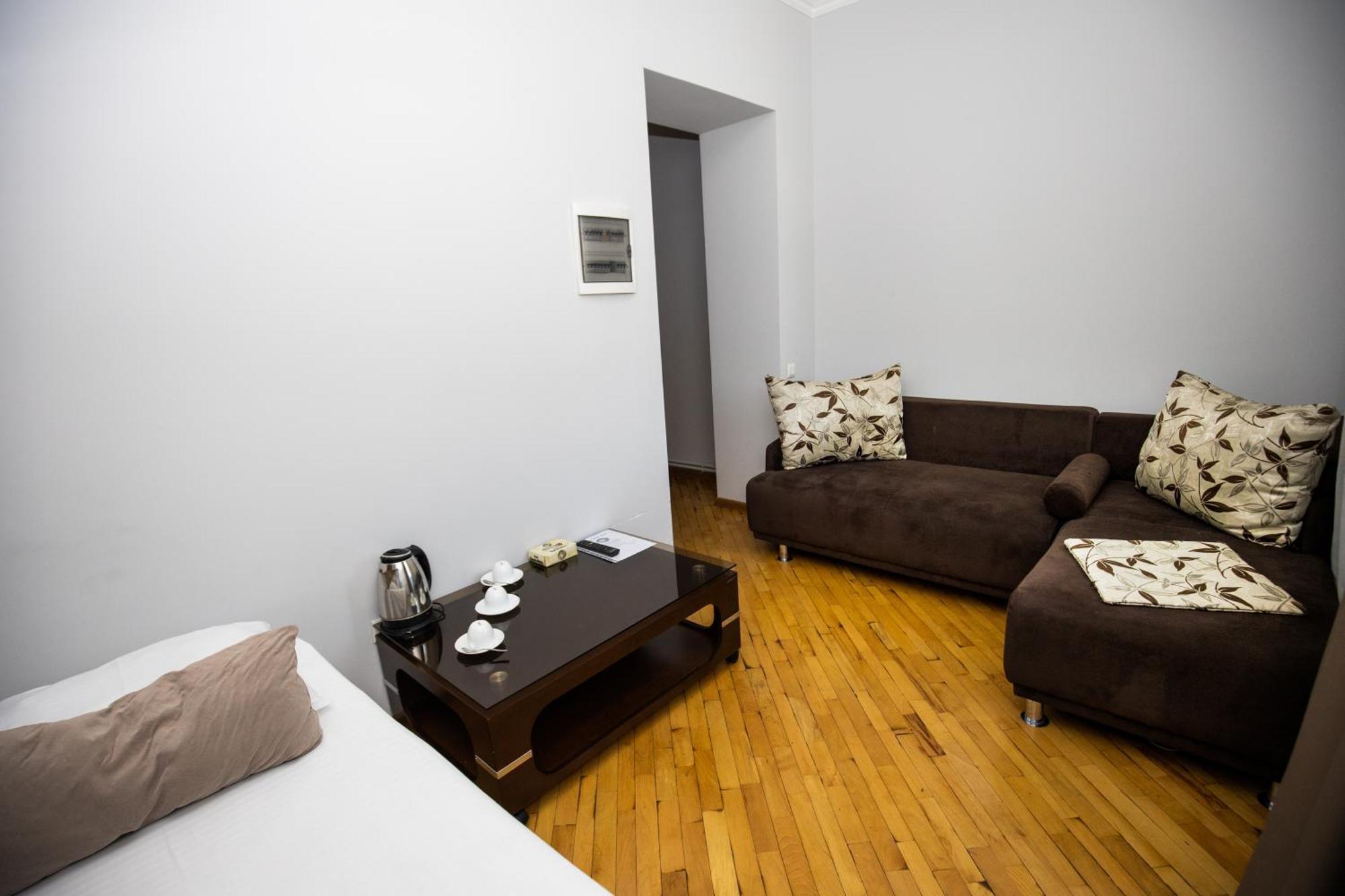 Yereone Hotel Apartment 耶烈万 外观 照片